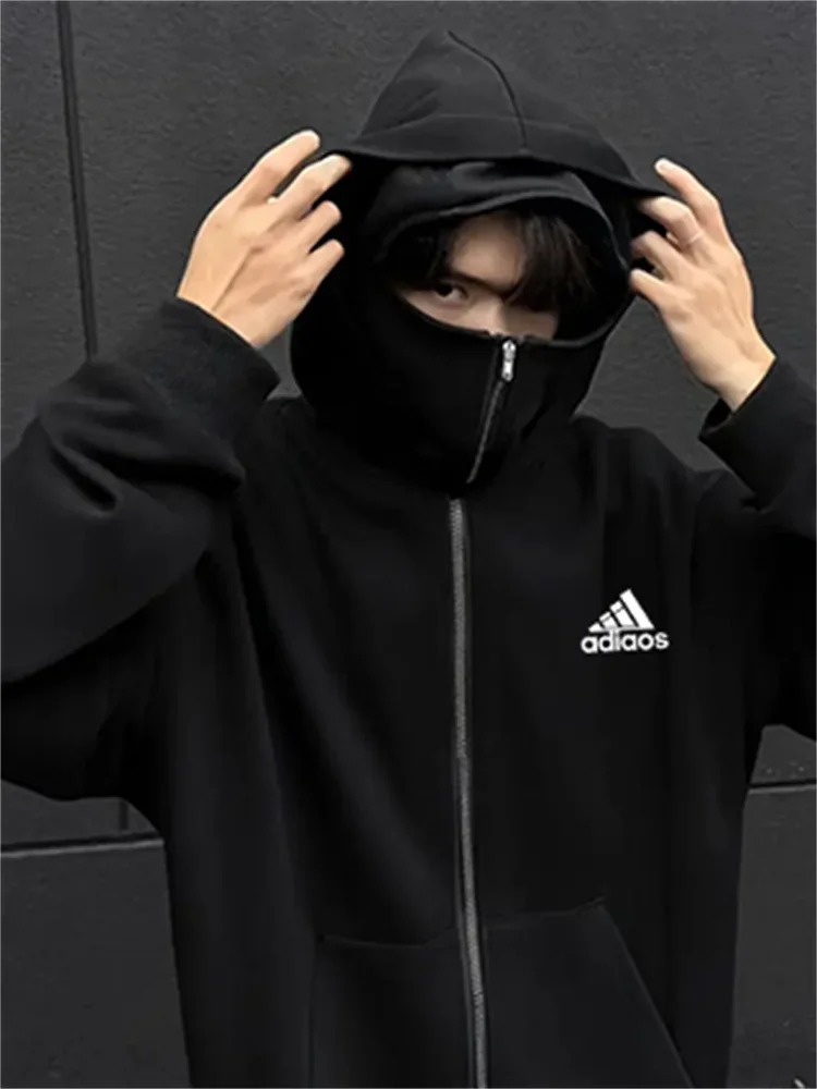 A stylish men's warm sports jacket with a hood, a high-quality streetwear-style warm coat, is a new trend style for the autumn a
A stylish men's warm sports jacket with a hood, a high-quality streetwear-style warm coat, is a new trend style for the autumn a