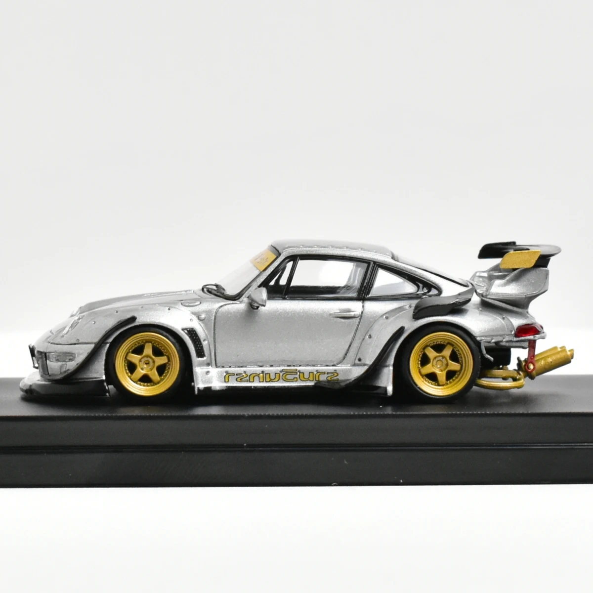 STREET WARRIOR SW 1:64 подарки для подростков RWB 933, литая под давлением модель автомобиля
STREET WARRIOR SW 1:64 подарки для подростков RWB 933, литая под давлением модель автомобиля