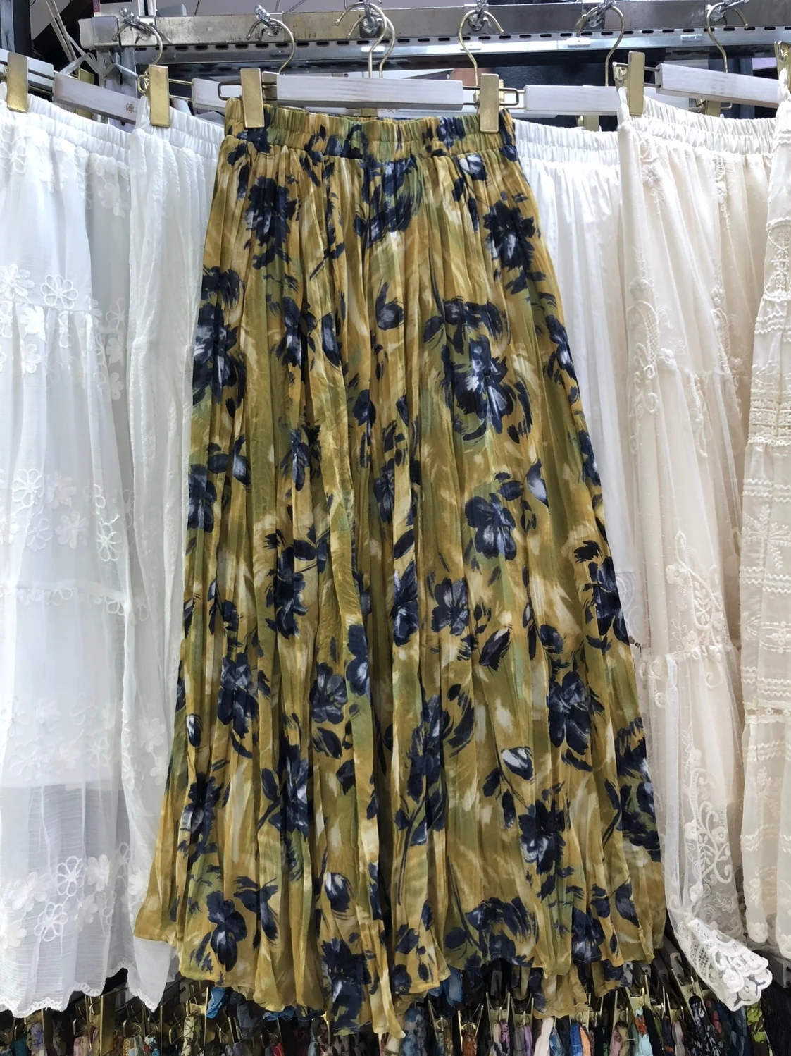 Casual Yellow Flower Print Pleated Chiffon Half Skirt A-Line Long Skirt Loose Fit High Waist Polyester Fiber Printed Skirt
Casual Yellow Flower Print Pleated Chiffon Half Skirt A-Line Long Skirt Loose Fit High Waist Polyester Fiber Printed Skirt