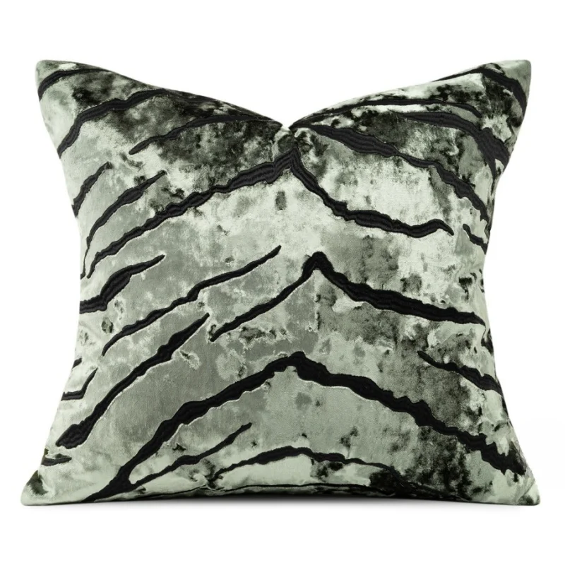 Green Shiny Pillows Black Tiger Print Embroidery Cushion Case Modern Luxury Decorative Pillow Cover For Sofa Chair Home Decorate
Green Shiny Pillows Black Tiger Print Embroidery Cushion Case Modern Luxury Decorative Pillow Cover For Sofa Chair Home Decorate