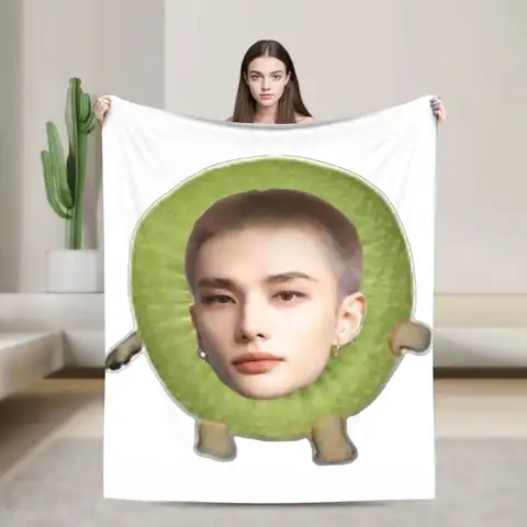 Kiwis Hyunjin Kpop Idol Fleece Throw Blankets Korean Star Blankets for Sofa Couch Super Warm Plush Thin Quilt