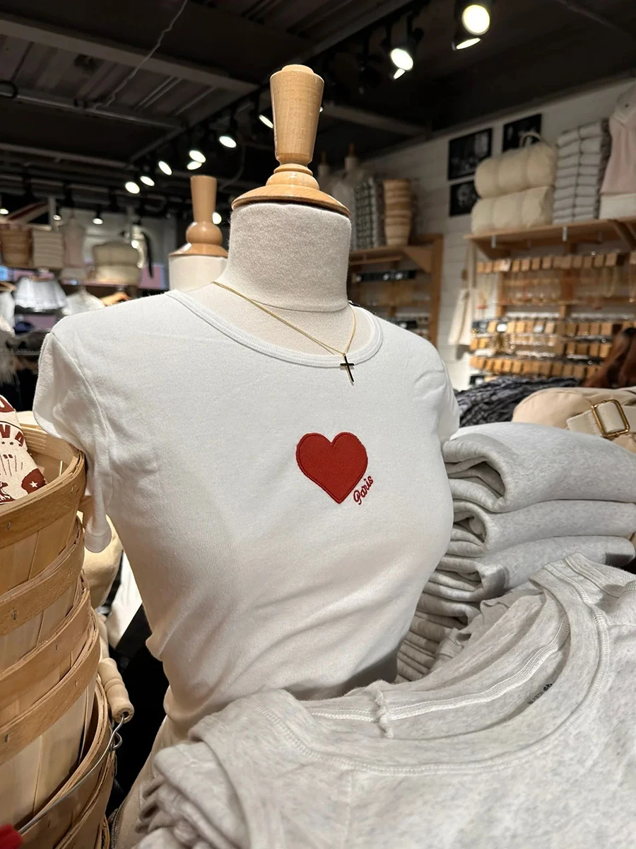 Letter Heart Embroidery T-shirt Woman Summer Round Neck Short Sleeve Tshirts Sweet Cute Preppy Style Cotton Slim Tee Tops Y2k
Letter Heart Embroidery T-shirt Woman Summer Round Neck Short Sleeve Tshirts Sweet Cute Preppy Style Cotton Slim Tee Tops Y2k