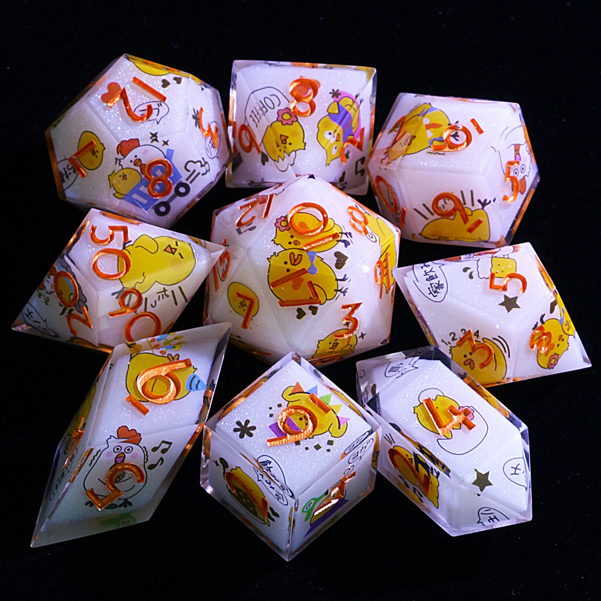 9. Многогранные наборы D&D Dice Cluck Tastic Adventure
9. Многогранные наборы D&D Dice Cluck Tastic Adventure