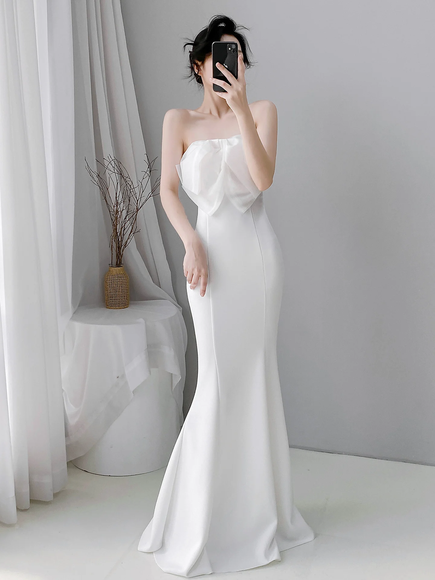 White One-oulder Evening Gown Women's 2025 New High-End Ele Beautiful Ball Tail Host Korean Sle Mid-Waist Long Dr
White One-oulder Evening Gown Women's 2025 New High-End Ele Beautiful Ball Tail Host Korean Sle Mid-Waist Long Dr