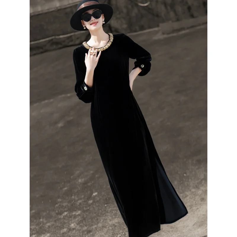 MEXCOCO 2026 Spring French Vintage Silk Velvet Maxi Dress Beaded Round Neck Long Sleeve Loose Elegant Women Formal Party Dress
MEXCOCO 2026 Spring French Vintage Silk Velvet Maxi Dress Beaded Round Neck Long Sleeve Loose Elegant Women Formal Party Dress