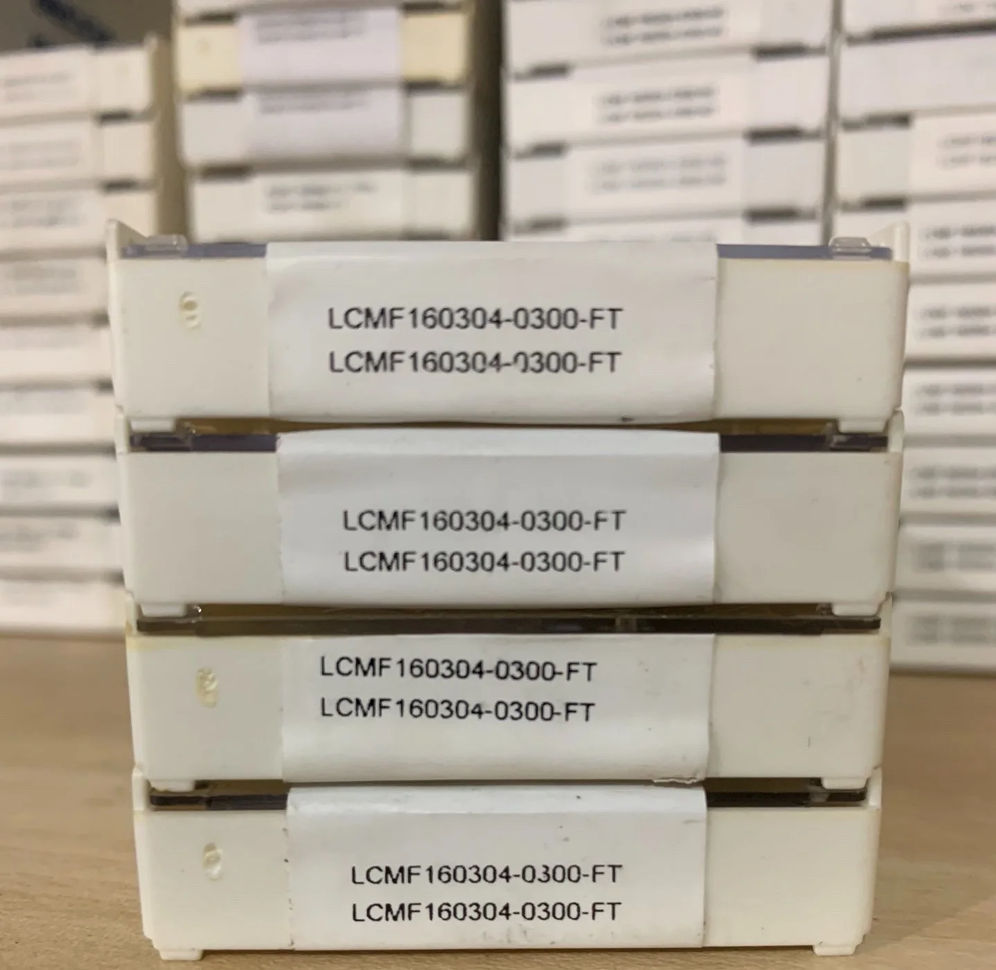 Hard alloy cutting blades LCMF160304-0300-FT,CP200 
Hard alloy cutting blades LCMF160304-0300-FT,CP200