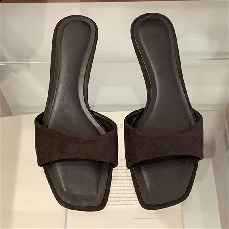 Eilyken New Fashion Open Toe Slippers Women Square Low Heels Casual Party Dress Slides Shoes 2026 Summer Ladies Sandals
Eilyken New Fashion Open Toe Slippers Women Square Low Heels Casual Party Dress Slides Shoes 2026 Summer Ladies Sandals