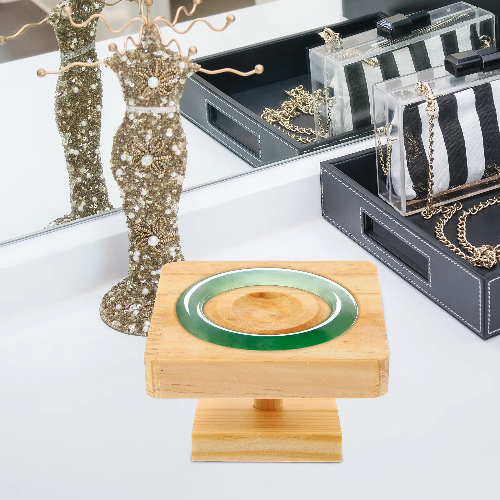 Деревянная подставка для браслетов: компактная, легкая, с гладкой поверхностью, не царапает, для браслетов, бус и украшений
Деревянная подставка для браслетов: компактная, легкая, с гладкой поверхностью, не царапает, для браслетов, бус и украшений