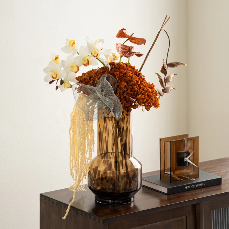 Italian light luxury simulated flower art high-end glass flower arrangement living room dining table coffee table desktop home
Italian light luxury simulated flower art high-end glass flower arrangement living room dining table coffee table desktop home