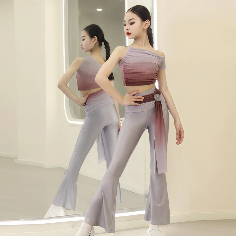 2025 Latin Dance Costumes Crop Tops Bell-bottoms Pants Suit Cha Cha Rumba Dance Practice Clothes Performance Costume DQL10414
2025 Latin Dance Costumes Crop Tops Bell-bottoms Pants Suit Cha Cha Rumba Dance Practice Clothes Performance Costume DQL10414