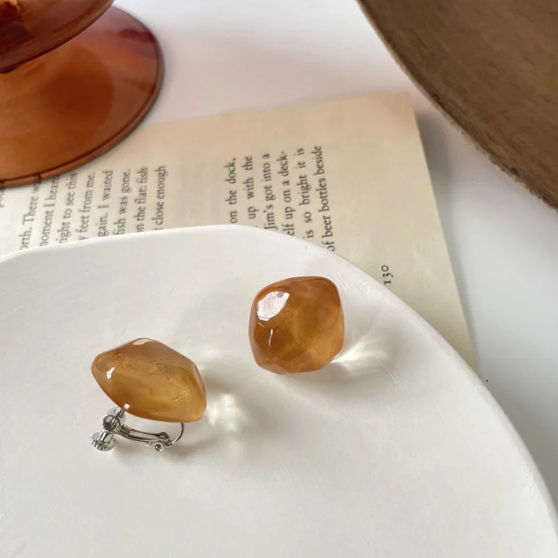 Non Pierced Irregular Geometric Ear Clips French Style Candy Color Resin Earrings Fashion Earcuffs for Women Party Jewelry
Non Pierced Irregular Geometric Ear Clips French Style Candy Color Resin Earrings Fashion Earcuffs for Women Party Jewelry