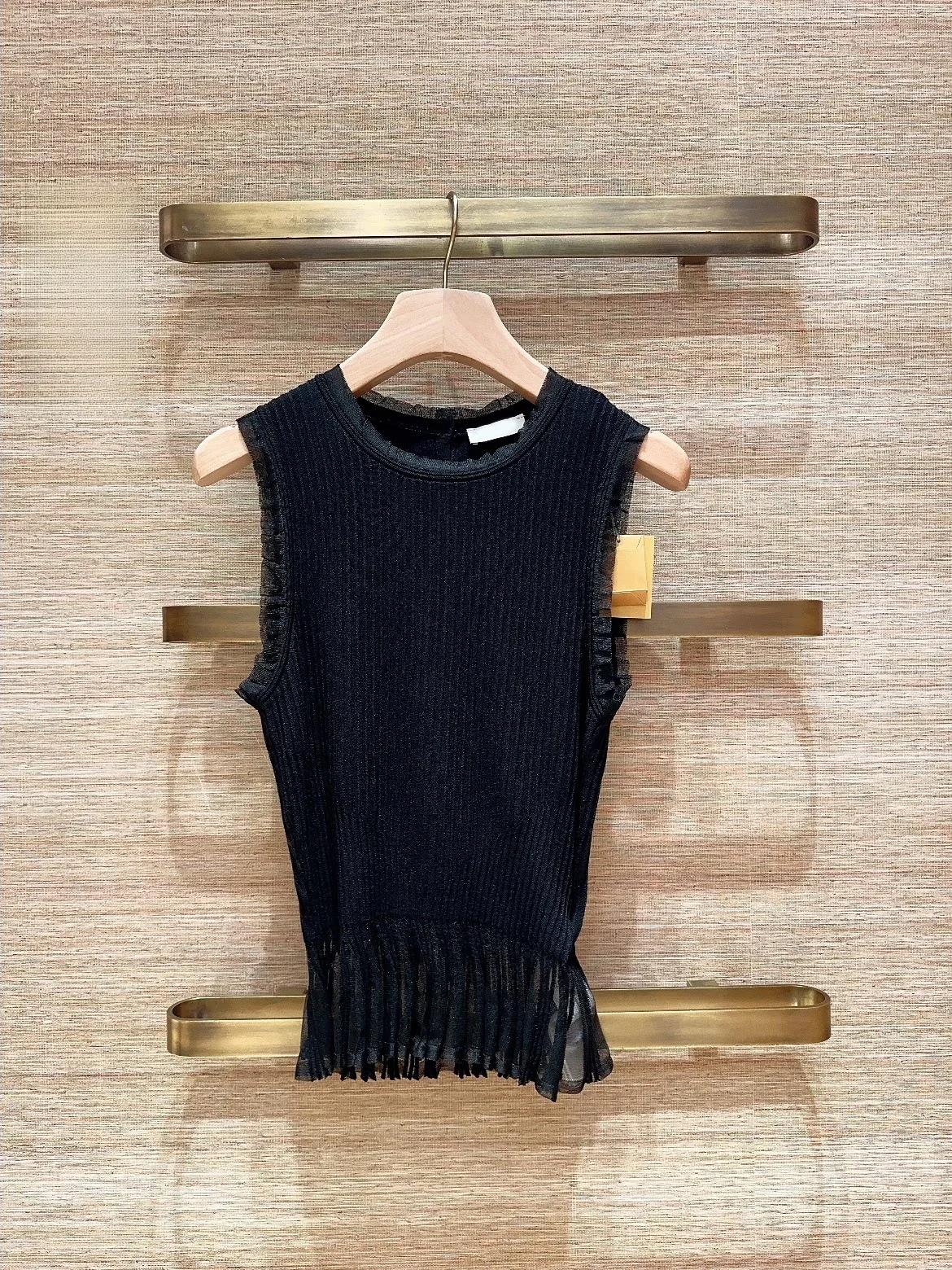 Black Slim Fit Sleeveless Thin Shirt Design Spring Summer 2026 Heidd Women's French Style round Neck Regular Length
Black Slim Fit Sleeveless Thin Shirt Design Spring Summer 2026 Heidd Women's French Style round Neck Regular Length