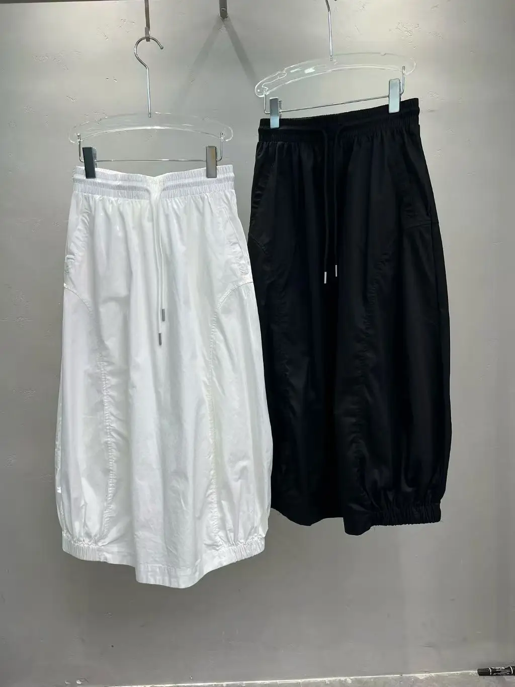 Loose Fit Lantern Skirt Elastic Waist Midi Length Women's Summer Slimming Versatile Lazy Style Half Body Skirt for Teens
Loose Fit Lantern Skirt Elastic Waist Midi Length Women's Summer Slimming Versatile Lazy Style Half Body Skirt for Teens