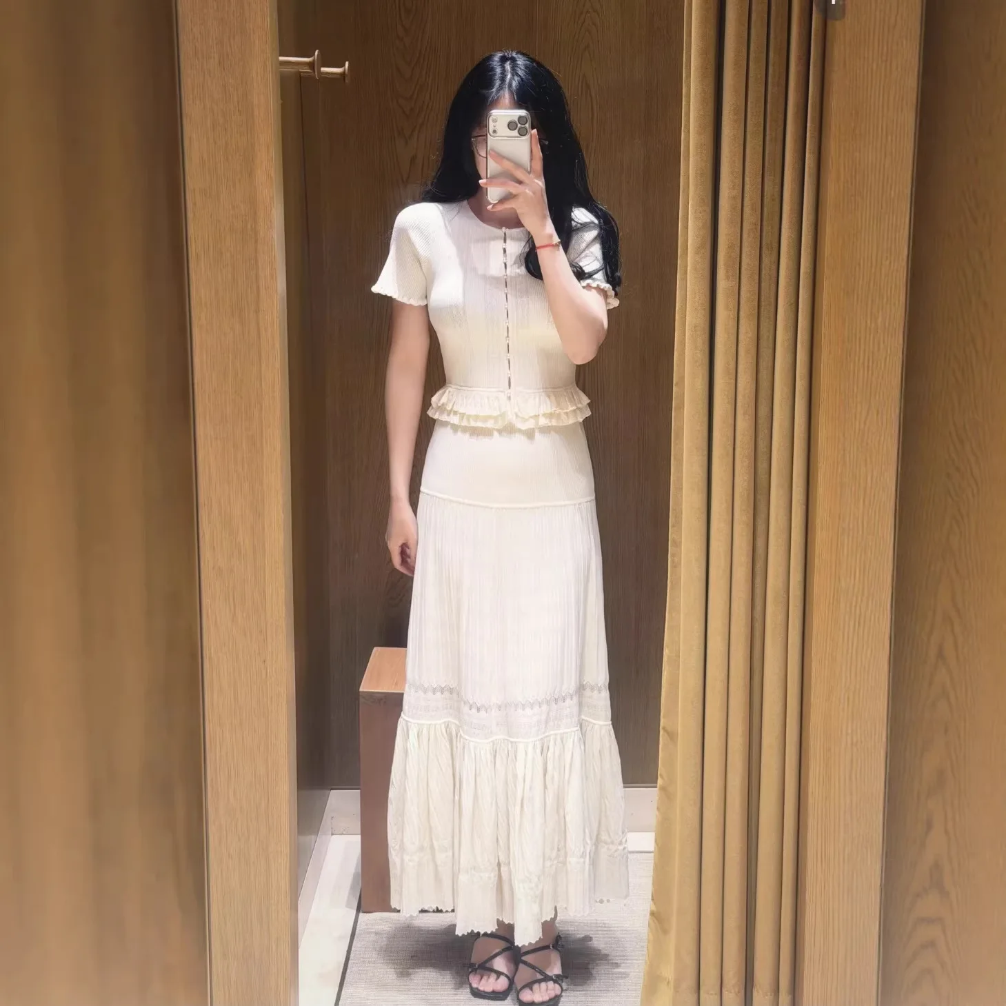 Spring/Summer Women O-Neck Hollow Ruffle Hem Solid Knit Set Short Sleeve Slim Cardigan + Tiered Elegant Pleated Maxi Skirt
Spring/Summer Women O-Neck Hollow Ruffle Hem Solid Knit Set Short Sleeve Slim Cardigan + Tiered Elegant Pleated Maxi Skirt