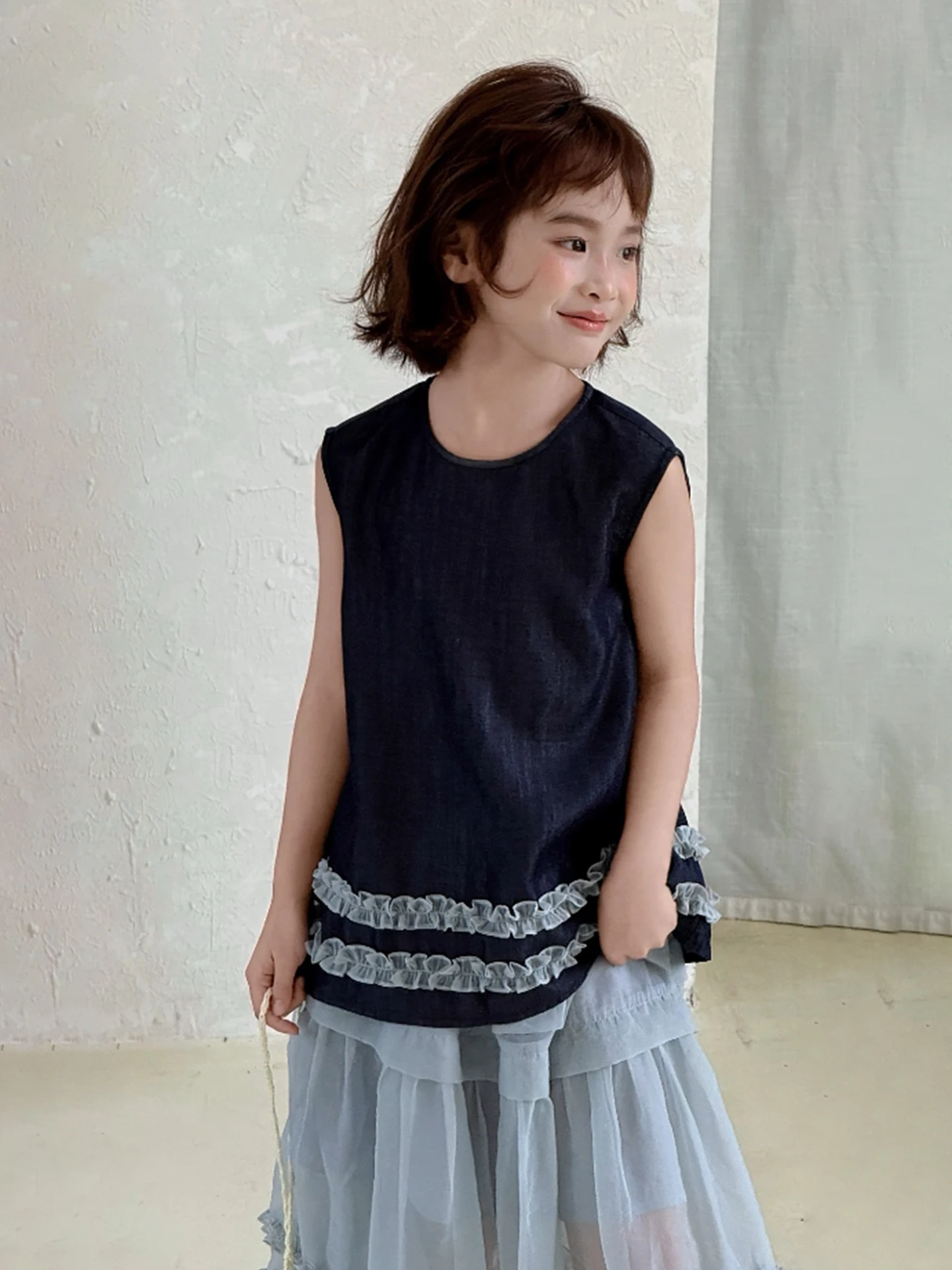 Girls Sleeveless Vest Summer Clothes Loose Fit Casual Style Wooden Detailing Fashionable Top for Children
Girls Sleeveless Vest Summer Clothes Loose Fit Casual Style Wooden Detailing Fashionable Top for Children