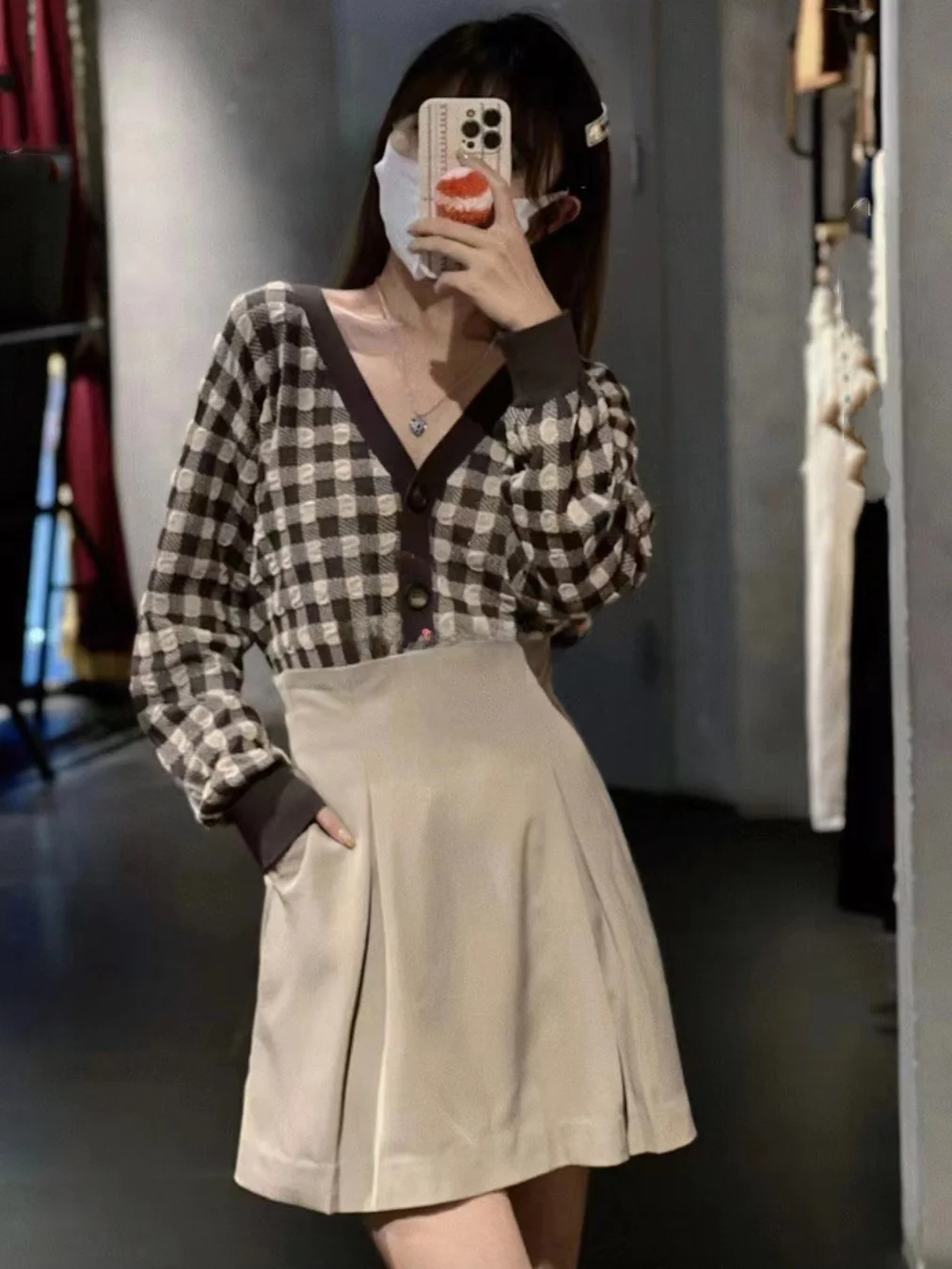 Classic Versatile Knitted Long Sleeve V-Neck Plaid Casual Cardigan Comfortable Loose Fit Sweet Japanese Style Autumn Fashion
Classic Versatile Knitted Long Sleeve V-Neck Plaid Casual Cardigan Comfortable Loose Fit Sweet Japanese Style Autumn Fashion