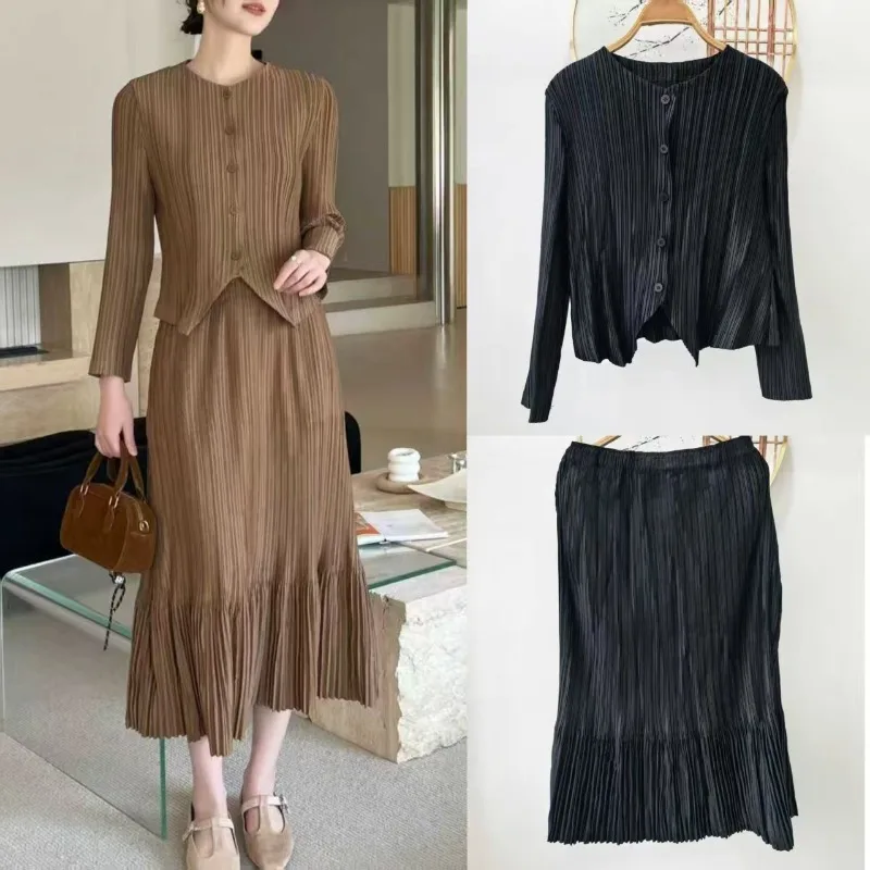 Miyake Pleated Skirt Suit 2025 Fall and Spring New Miyake High-end Pleated Japanese Casual Top Fishtail Half-body Skirt
Miyake Pleated Skirt Suit 2025 Fall and Spring New Miyake High-end Pleated Japanese Casual Top Fishtail Half-body Skirt
