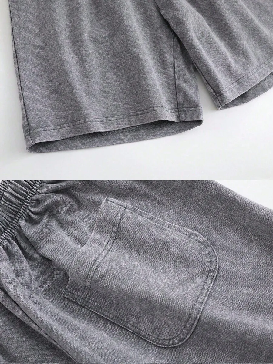 Men’s Two-Piece Summer Set: Washed Retro Sleeveless Top And Shorts With Graphic Slogan, Elastic Waist, And Functional Pockets
Men’s Two-Piece Summer Set: Washed Retro Sleeveless Top And Shorts With Graphic Slogan, Elastic Waist, And Functional Pockets