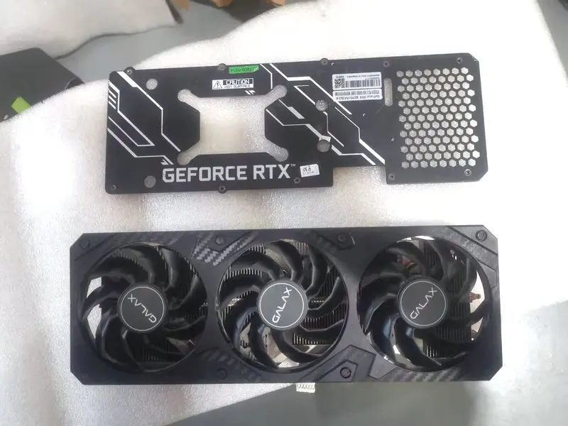 Оригинальный радиатор-кулер для видеокарты GALAX RTX3070ti с тремя вентиляторами и задней панелью
Оригинальный радиатор-кулер для видеокарты GALAX RTX3070ti с тремя вентиляторами и задней панелью