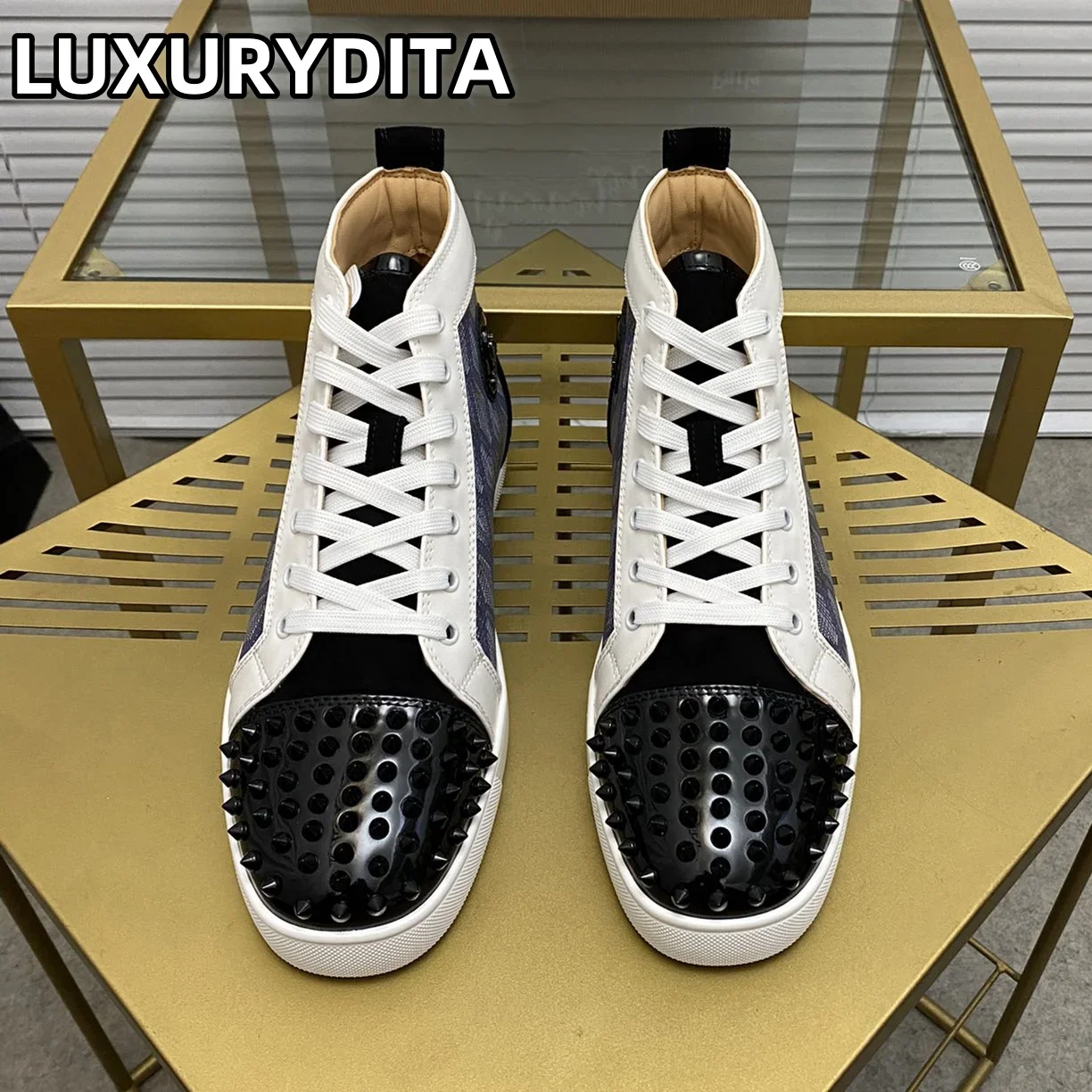 Top Quality Womens Trendy Casual Tennis Shoes Luxury Mens Real Leather Sneakers 35-48 Designr Rivet Red Sole Lovers Shoes M0219
Top Quality Womens Trendy Casual Tennis Shoes Luxury Mens Real Leather Sneakers 35-48 Designr Rivet Red Sole Lovers Shoes M0219