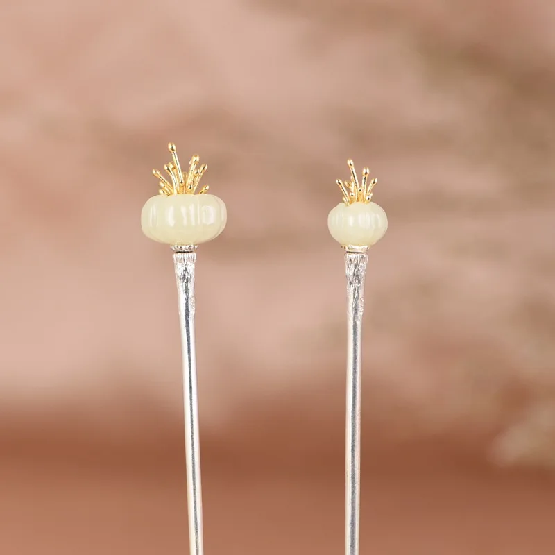 Твердые серебряные палочки для волос 925 пробы для женщин, вилки для волос с цветком Хотан, позолоченные тичинки, элегантная одежда Хан, украшения для волос
Твердые серебряные палочки для волос 925 пробы для женщин, вилки для волос с цветком Хотан, позолоченные тичинки, элегантная одежда Хан, украшения для волос