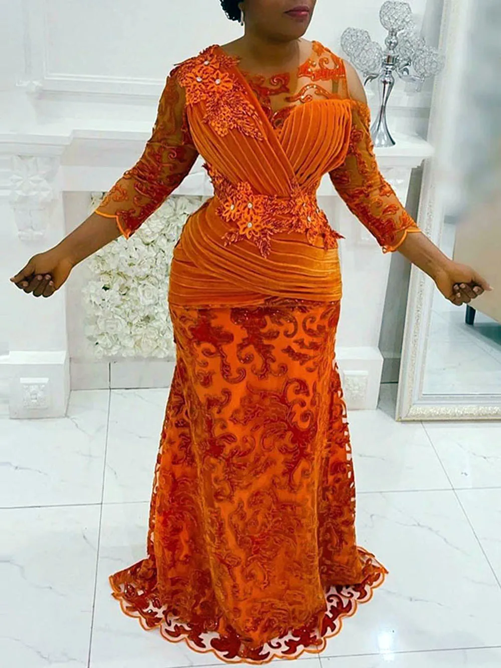 African Lace And Velvet Mermaid Sheer Neck Long Sleeves Aso Ebi Style Evening Gowns Fllor Length Formal Party Prom Dresses
African Lace And Velvet Mermaid Sheer Neck Long Sleeves Aso Ebi Style Evening Gowns Fllor Length Formal Party Prom Dresses