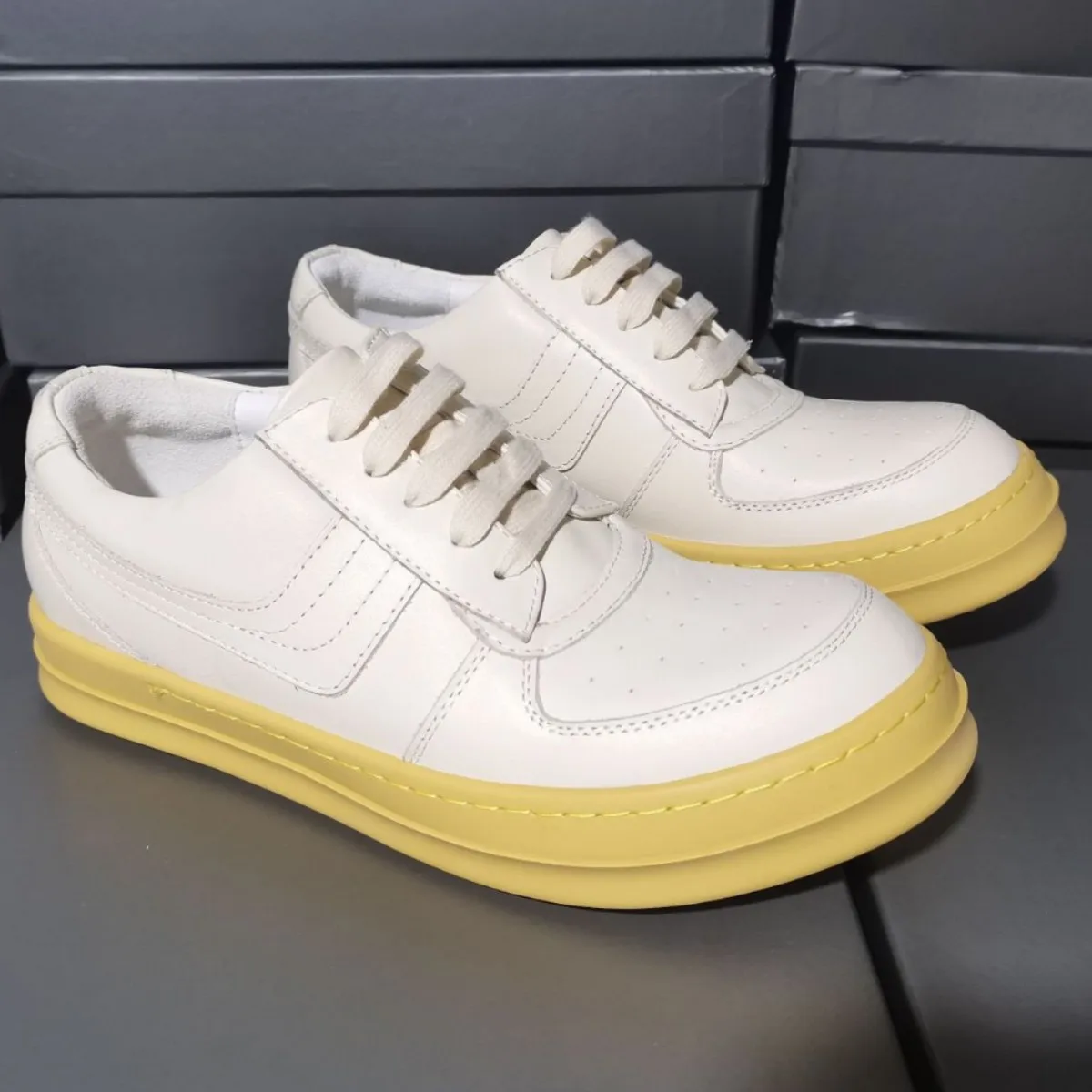 Low Top Men and Women Sneakers Comfortable Breathable Board Shoes Round Toe Thick Sole Flat Heel Lace Up Cozy Women Casual Shoes
Low Top Men and Women Sneakers Comfortable Breathable Board Shoes Round Toe Thick Sole Flat Heel Lace Up Cozy Women Casual Shoes