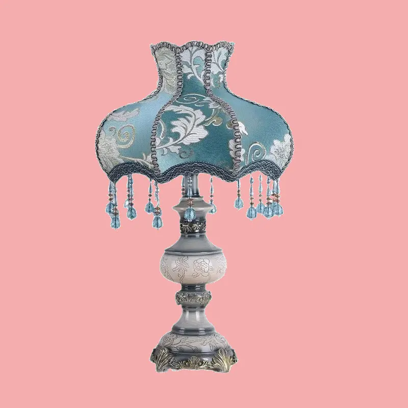 European Bedside Lamp Bedroom Creative Luxury American Retro Personality Simple Modern Night Lamp Wedding Celebration Desk Lamp
European Bedside Lamp Bedroom Creative Luxury American Retro Personality Simple Modern Night Lamp Wedding Celebration Desk Lamp