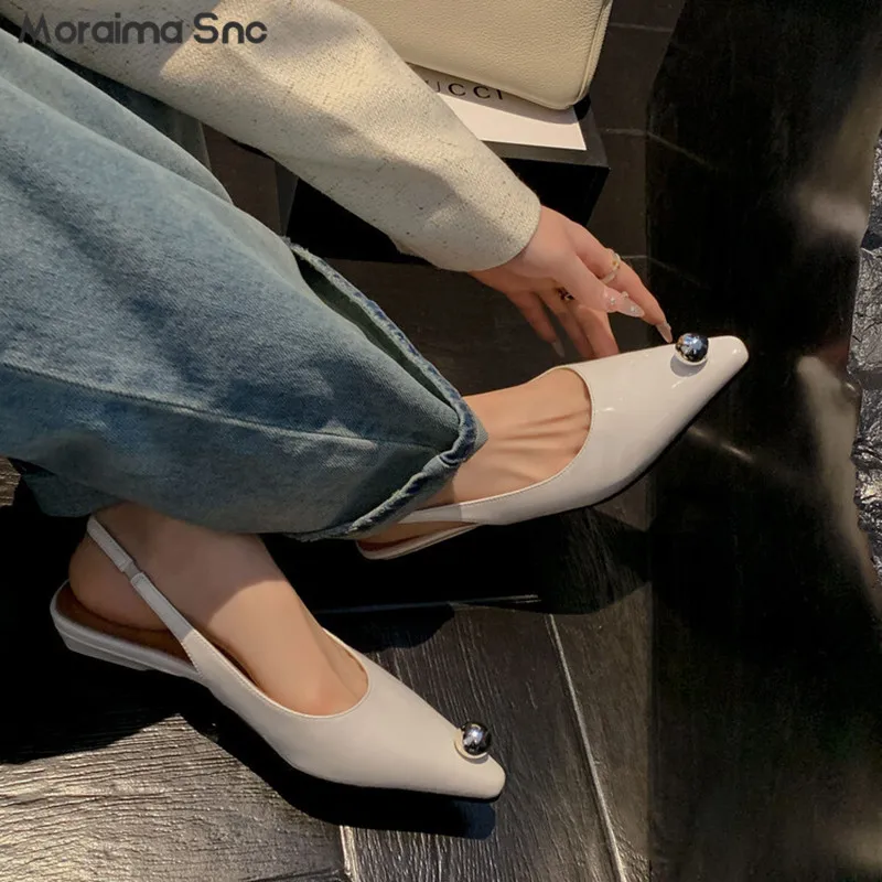 Metal Ball Back Hollow Sandals Summer Genuine Leather Low-Heeled Shoes Genuine Leather Shallow Mouth Fashionable Women's Sandals
Metal Ball Back Hollow Sandals Summer Genuine Leather Low-Heeled Shoes Genuine Leather Shallow Mouth Fashionable Women's Sandals