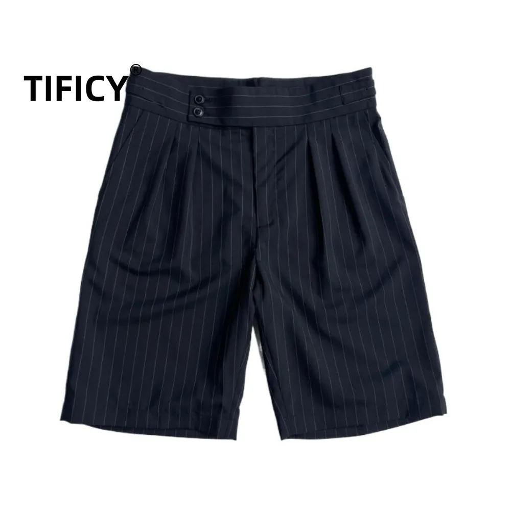 High Street British Style Italian Retro Paris Button Striped Thin Shorts Men Pleated Silhouette and Loose Fit Casual Shorts
High Street British Style Italian Retro Paris Button Striped Thin Shorts Men Pleated Silhouette and Loose Fit Casual Shorts