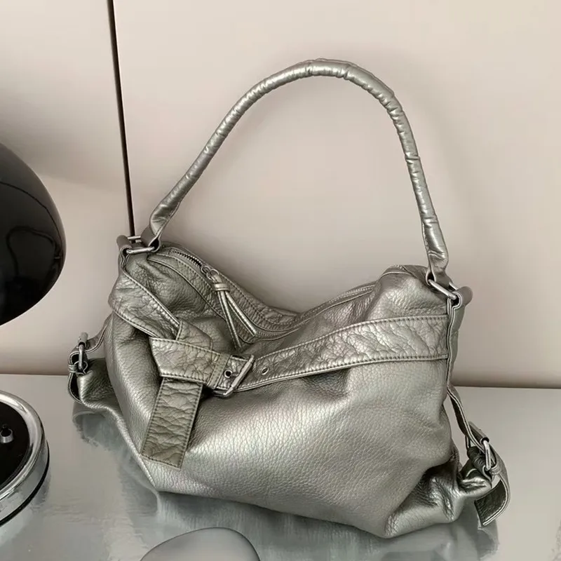 Винтажная мотоциклетная сумка с несколькими карманами, роскошные мягкие потертые сумки через плечо из искусственной кожи, большая вместительная сумка для подмышек
Винтажная мотоциклетная сумка с несколькими карманами, роскошные мягкие потертые сумки через плечо из искусственной кожи, большая вместительная сумка для подмышек