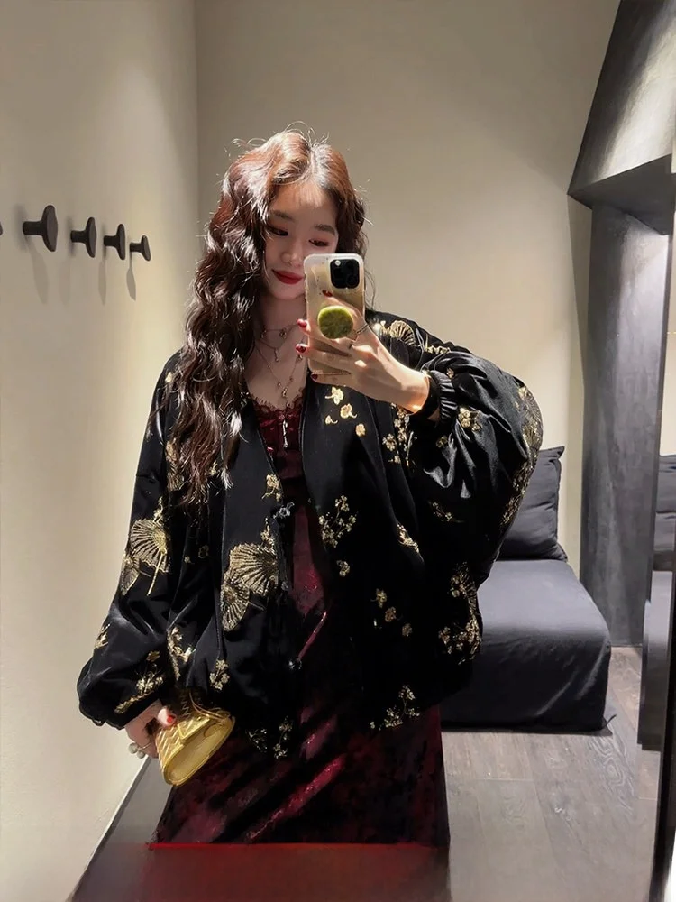 Зимний пуховик Sanji Bla Flower с 90% гусиным пухом, новый китайский стиль, национальный тренд, очень красивый, универсальный, для повседневной носки
Зимний пуховик Sanji Bla Flower с 90% гусиным пухом, новый китайский стиль, национальный тренд, очень красивый, универсальный, для повседневной носки