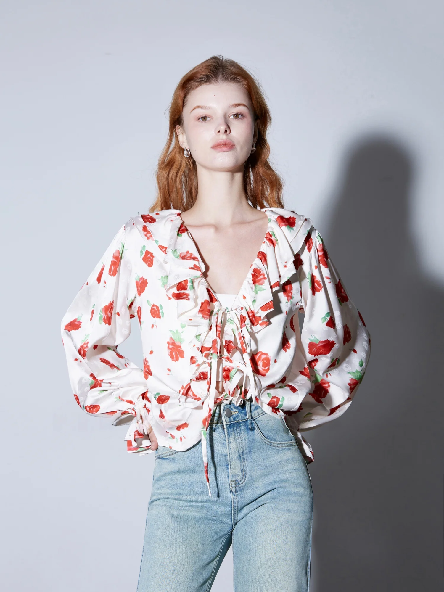 Женский осенний топ Finocci Hong Kong Sle V-ne Satin с цветочной вышивкой ручной работы, свободного кроя, с длинными рукавами
Женский осенний топ Finocci Hong Kong Sle V-ne Satin с цветочной вышивкой ручной работы, свободного кроя, с длинными рукавами