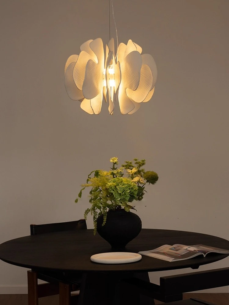 Nordic minimalist creative flower pendant light clothing store restaurant bedroom pine cone warm lighting fixture
Nordic minimalist creative flower pendant light clothing store restaurant bedroom pine cone warm lighting fixture