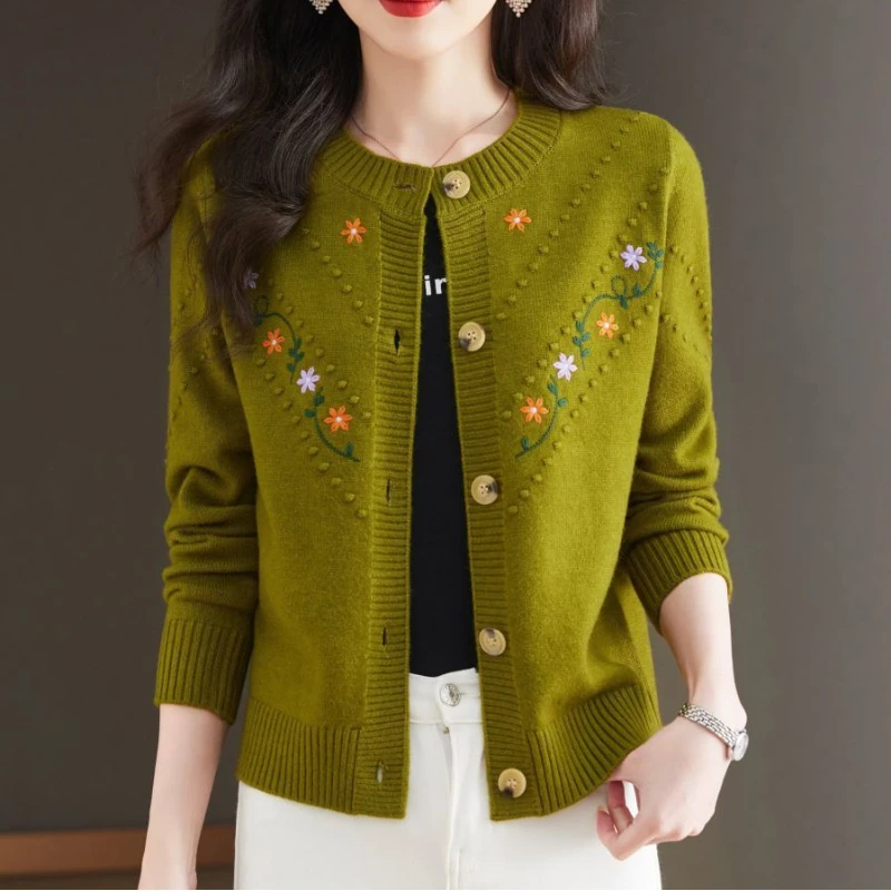 Comfortable Fabric Retro Ethnic Style Embroidered Knitted Cardigan for Women New Loose Middle-aged Mother Fashionable Versatile
Comfortable Fabric Retro Ethnic Style Embroidered Knitted Cardigan for Women New Loose Middle-aged Mother Fashionable Versatile