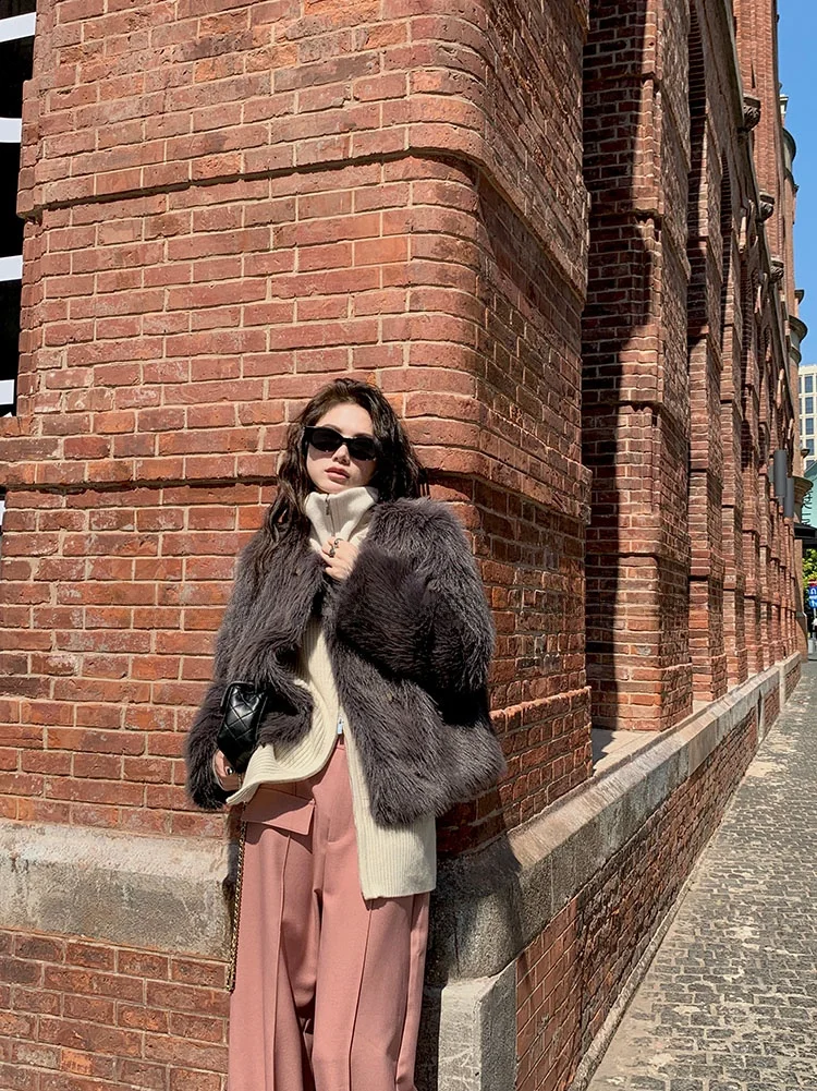 Eco-Friendly Fur Coat Women's Winter Thiened Long Sve round Ne ort Outerwear Commute Sle Polyester Fiber
Eco-Friendly Fur Coat Women's Winter Thiened Long Sve round Ne ort Outerwear Commute Sle Polyester Fiber