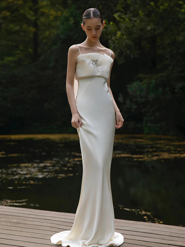 Элегантное белое свадебное платье с шлейфом, женское простое атласное вечернее платье, роскошное легкое свадебное платье с вуалью, дизайн с завышенной талией
Элегантное белое свадебное платье с шлейфом, женское простое атласное вечернее платье, роскошное легкое свадебное платье с вуалью, дизайн с завышенной талией