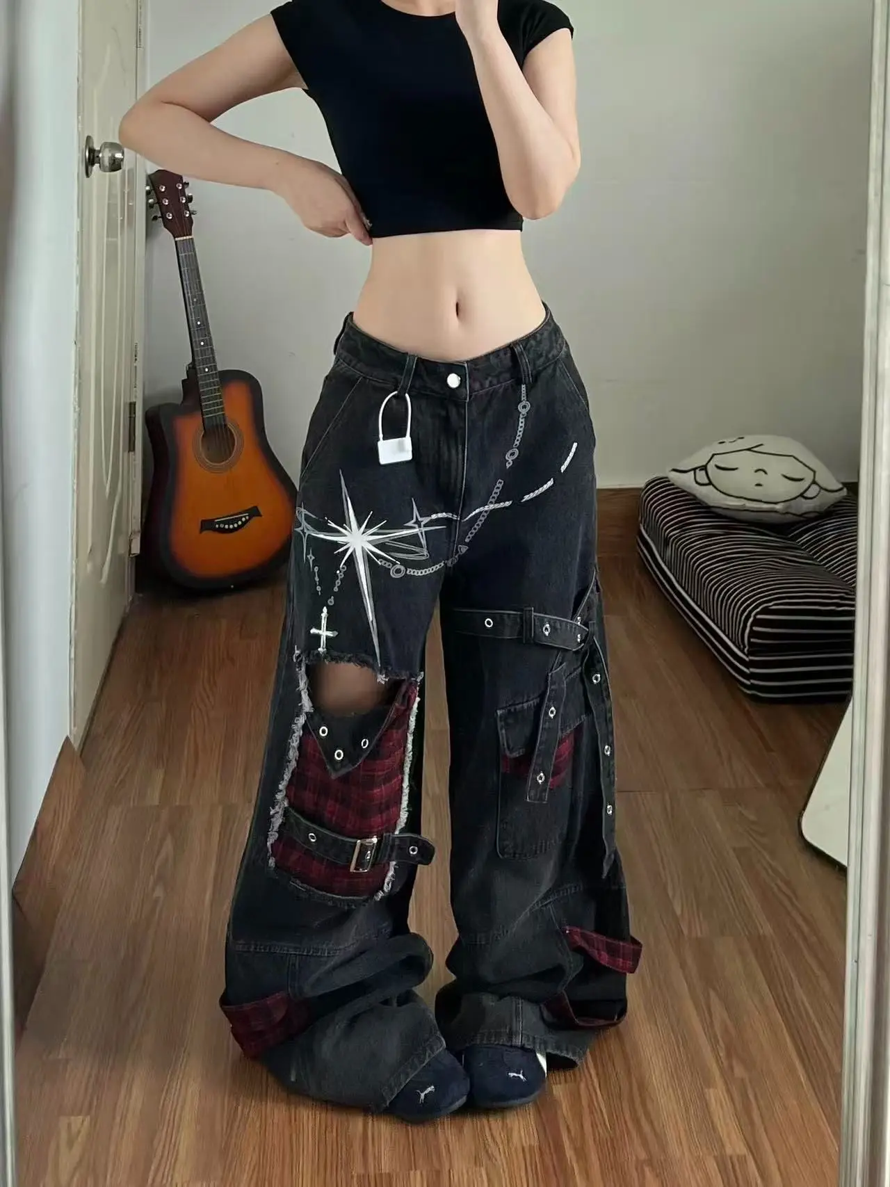 Black Punk Style Strap Design Jeans Women Summer Casual Fashion Loose Plaid Patchwork Hollowed Out Printed Cargo Denim Pants
Black Punk Style Strap Design Jeans Women Summer Casual Fashion Loose Plaid Patchwork Hollowed Out Printed Cargo Denim Pants
