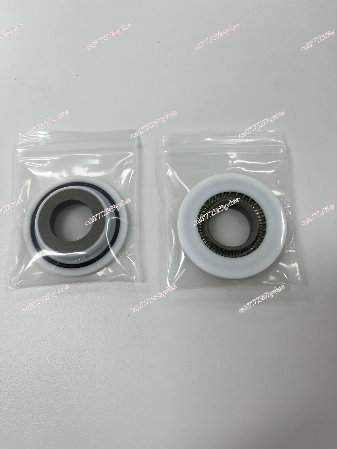 Suitable for IKA rotary evaporator sealing ring Suitable for RV3/RV8/RV10 Aika rotary evaporator OEM model
Suitable for IKA rotary evaporator sealing ring Suitable for RV3/RV8/RV10 Aika rotary evaporator OEM model