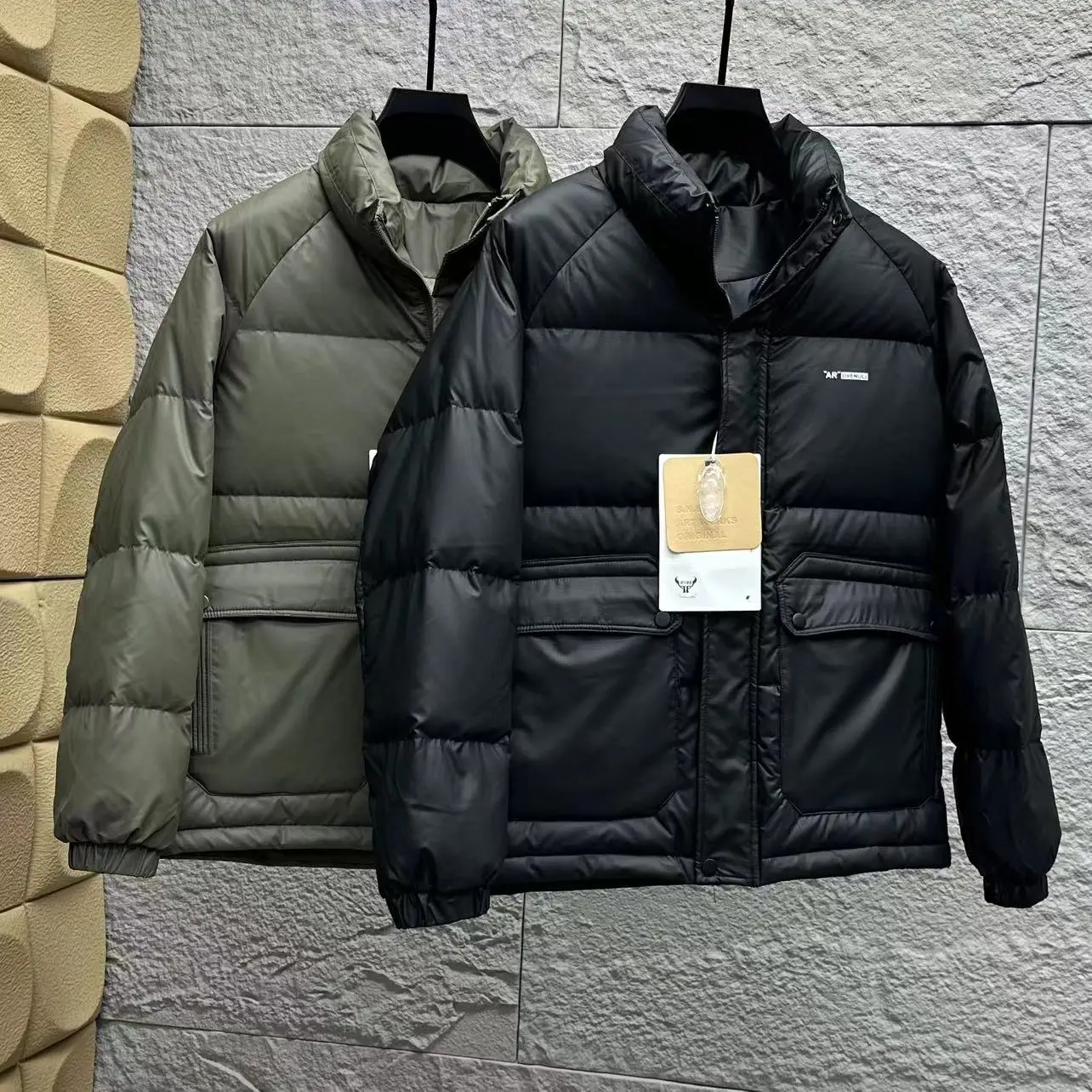 Thiened PU Leather Workwear down Jaet ort Sle Multiple kets Windproof Winter Coat for Youth Warm And Faionable
Thiened PU Leather Workwear down Jaet ort Sle Multiple kets Windproof Winter Coat for Youth Warm And Faionable