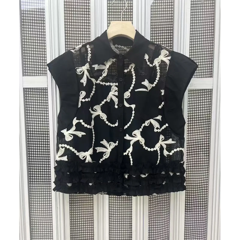 Elegant Embroidered Knot Sleeveless Shirt Women's Fashion Design Summer New Style Patchwork Wooden Ear Collar Top
Elegant Embroidered Knot Sleeveless Shirt Women's Fashion Design Summer New Style Patchwork Wooden Ear Collar Top