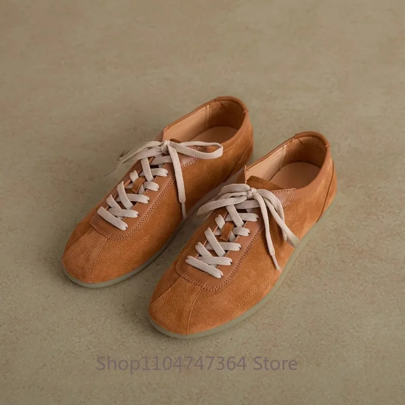 Весенне-осенние тренировочные кроссовки для мужчин, повседневные, из замши, на шнуровке, удобные, на плоской подошве, для активного отдыха, мужские кроссовки для походов.
Весенне-осенние тренировочные кроссовки для мужчин, повседневные, из замши, на шнуровке, удобные, на плоской подошве, для активного отдыха, мужские кроссовки для походов.