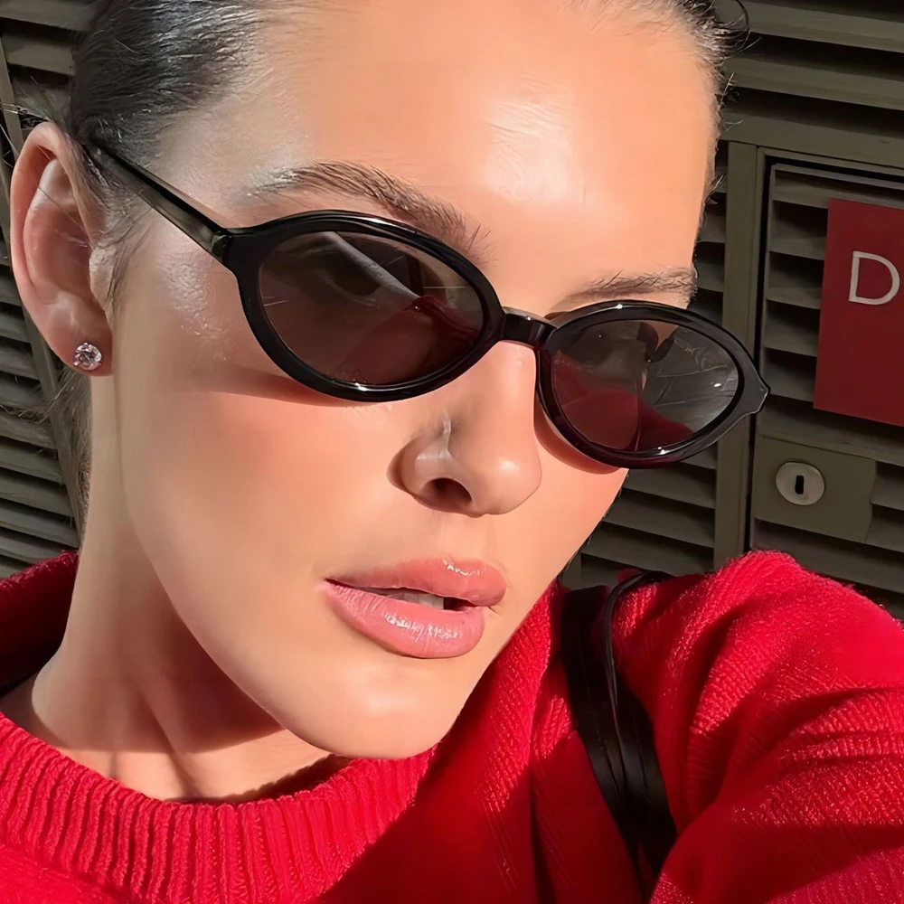 New Fashion Small Oval Black Sunglasses for Women Brand Trendy Vintage Summer Outdoor Sun Glasses Female Eyewear Oculos De Sol
New Fashion Small Oval Black Sunglasses for Women Brand Trendy Vintage Summer Outdoor Sun Glasses Female Eyewear Oculos De Sol