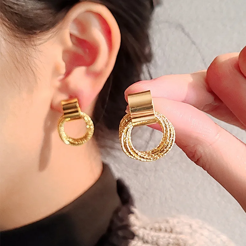 New Retro Metal Multi Round Earring Imitating Pearls Women's Wedding Party Jewelry Earrings Party Gift Wholesale
New Retro Metal Multi Round Earring Imitating Pearls Women's Wedding Party Jewelry Earrings Party Gift Wholesale