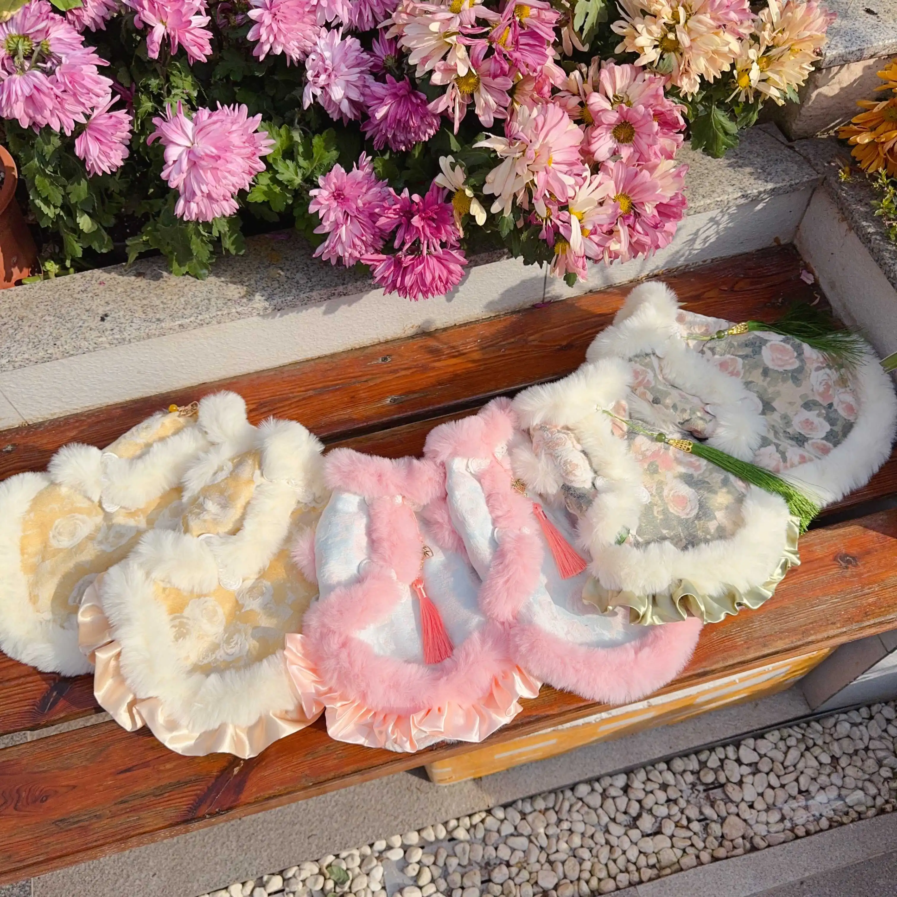 Chinese Style Pet Autumn/Winter New Year Plush Dress Schnauzer Teddy Thick Sleeveless Two Leg Tank Top Dog Dresses for Small Dog
Chinese Style Pet Autumn/Winter New Year Plush Dress Schnauzer Teddy Thick Sleeveless Two Leg Tank Top Dog Dresses for Small Dog