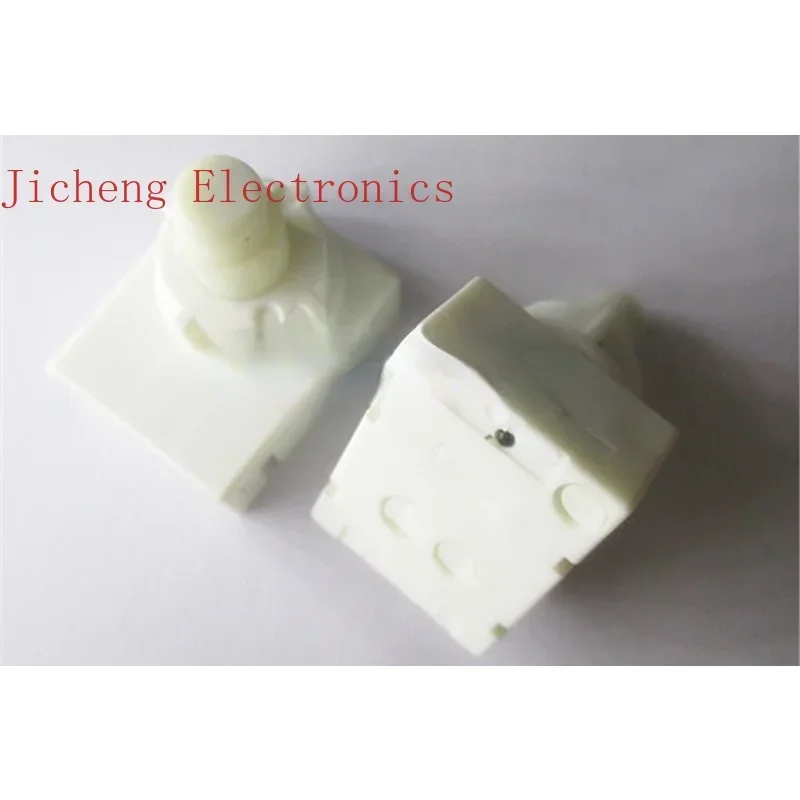 10PCS Japan's Original SPED310200 Double-ring Key-type Key Switch Car Window Self-reset
10PCS Japan's Original SPED310200 Double-ring Key-type Key Switch Car Window Self-reset