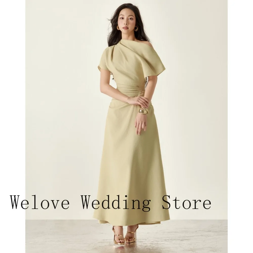 Formal Cocktail Dress with Asymmetrical Off-Shoulder Neckline Ruched Waist and A-Line Midi Skirt for Bridal Events and Parties
Formal Cocktail Dress with Asymmetrical Off-Shoulder Neckline Ruched Waist and A-Line Midi Skirt for Bridal Events and Parties