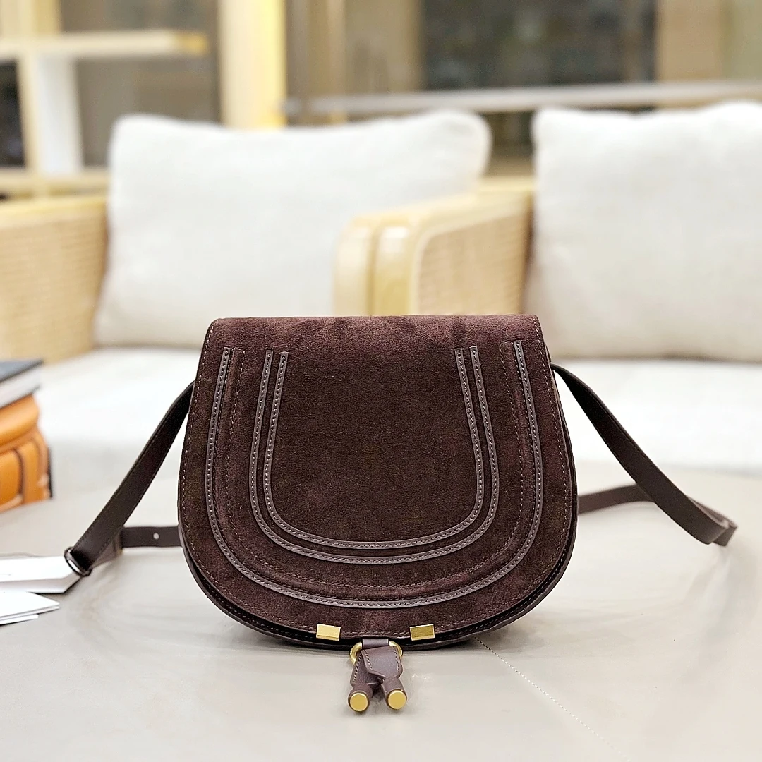 Retro Suede Saddle Bag Vintage Cowhide Shoulder Purse Classic U-Shape Stitched Crossbody Bag for Women High Quality
Retro Suede Saddle Bag Vintage Cowhide Shoulder Purse Classic U-Shape Stitched Crossbody Bag for Women High Quality