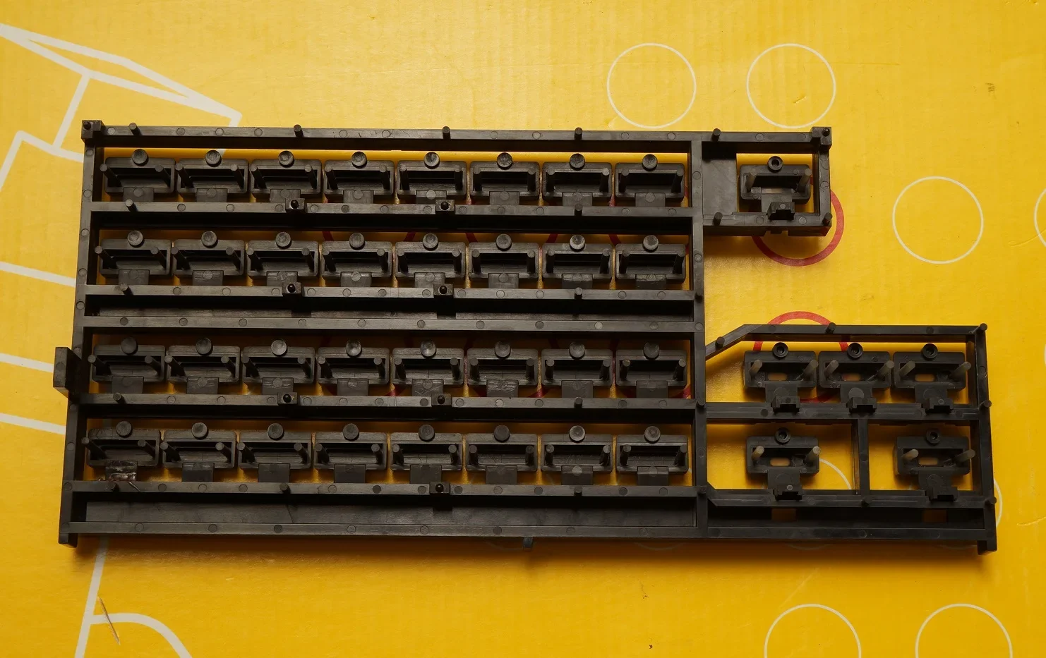 On The Right Side of The I3 and I2 Screens, The Bottom Panel Button Assembly
On The Right Side of The I3 and I2 Screens, The Bottom Panel Button Assembly