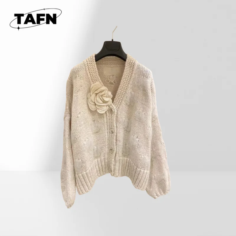 Women's Classic Cashmere Cardigan – Vintage Design for Casual Settings in 25 Vintage Style Cozy Warmth for Everyday Wear AJ1016
Women's Classic Cashmere Cardigan – Vintage Design for Casual Settings in 25 Vintage Style Cozy Warmth for Everyday Wear AJ1016